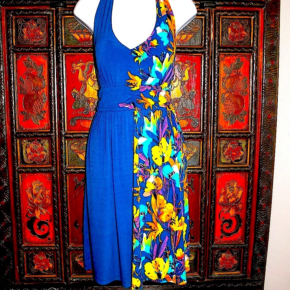 NEW* Summer/Floral Navy Blue Mid Dress